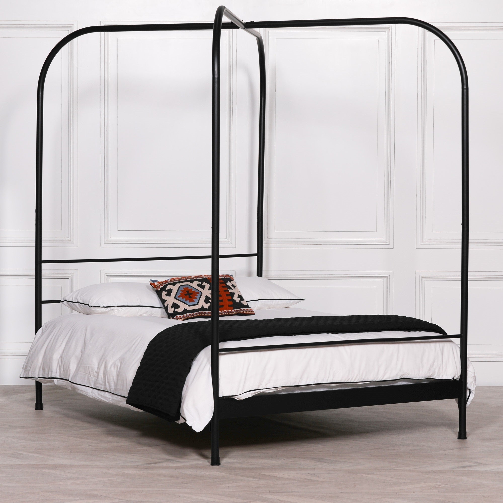 METROPOLITAN BLACK 5FT KING SIZE POSTER BED