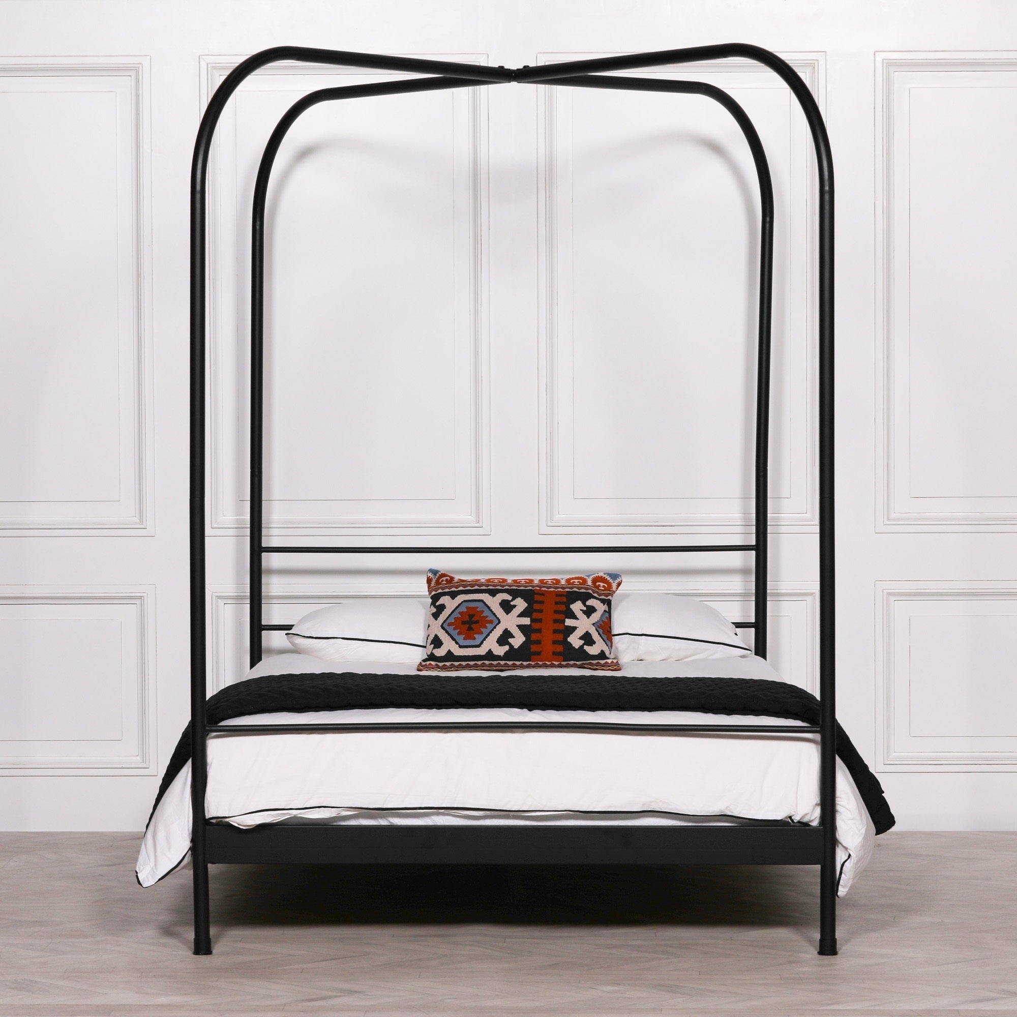 METROPOLITAN BLACK 5FT KING SIZE POSTER BED